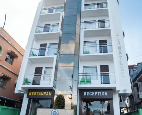 Hotel Signature Inn Digha হোটেল সিগনেচার ইন দিঘা Near Sea Beach and Lake View Room - All-Room-Attached-Balcony-and-fully-air-conditioned-hotel with- lift-wifi-Restaurant-parking-facility- Best Hotel in Digha