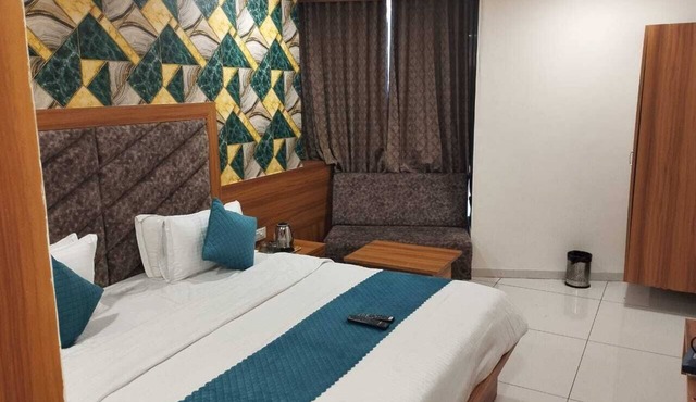 Hotel Silver Inn in Gandhinagar