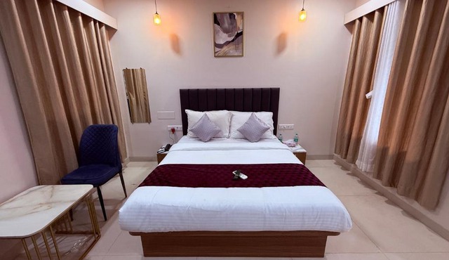 Hotel Silver Leaf - Vile Parle East - Near Mumbai Airport