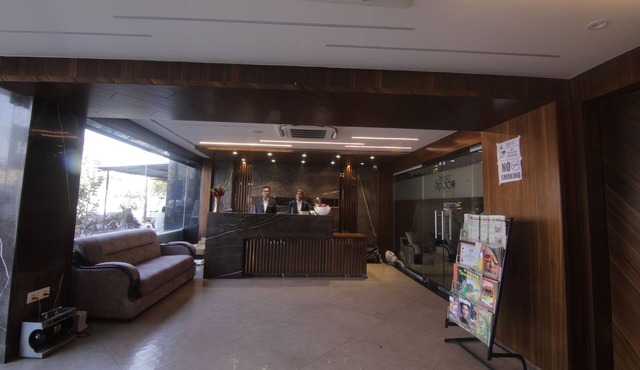 Hotel Silver Shine