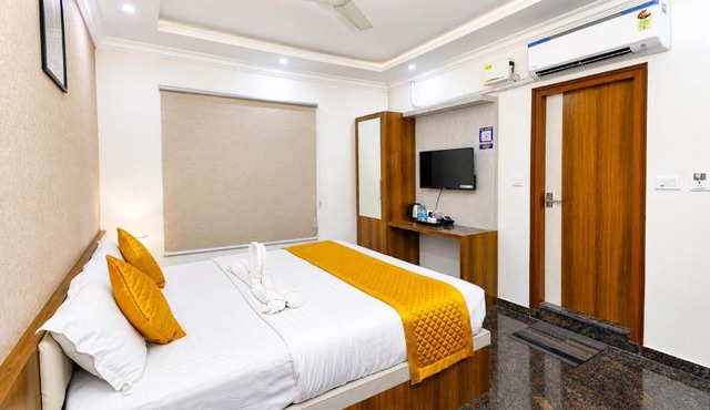 Hotel Skylights Near Bangalore Airport in Muthugadahalli