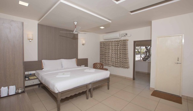 Hotel Sownthariyam