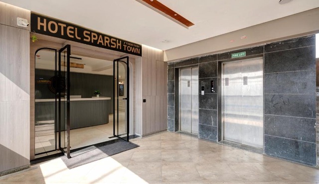 Hotel Sparsh Town