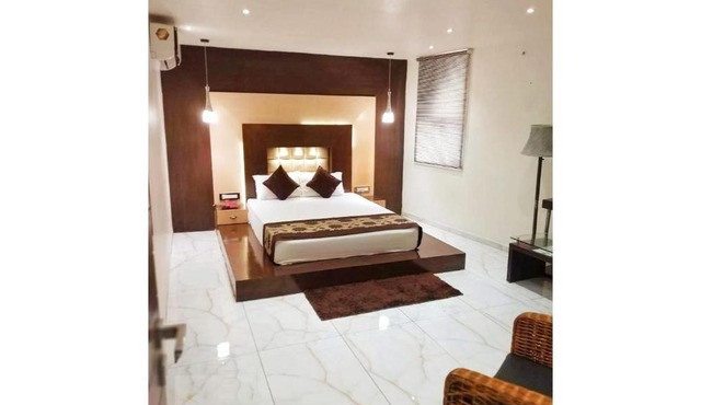 Hotel The Royal, Sehore