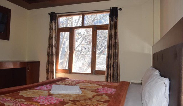 Hotel Tridev Manali