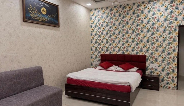 Hotel Tushar