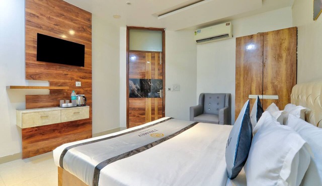 Hotel Twamev Peeragarhi
