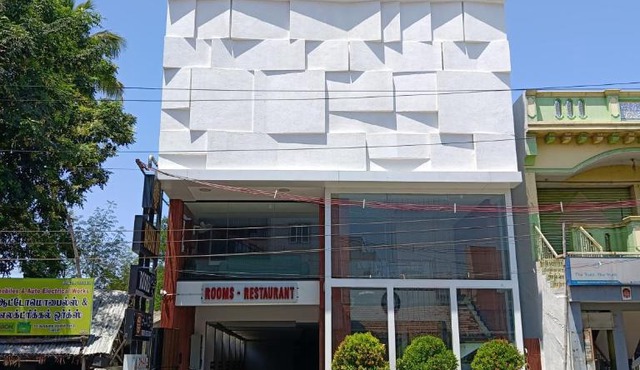HOTEL VARDHA Inn