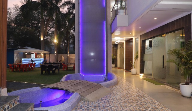 Hotel Vatika Palace Narmadapuram