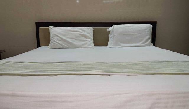 Hotel Velusamy Inn