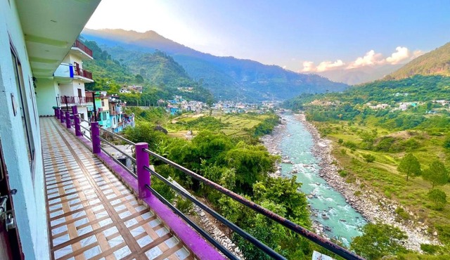 Hotel Vijay Lok in Bhalī