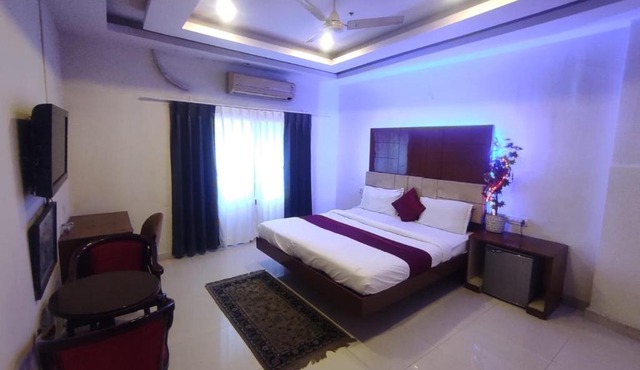 Hotel Vishu Pride - Lakidikapul