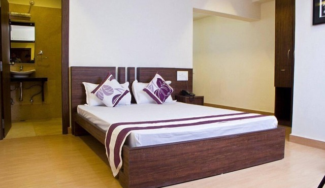 Hotel Vrindavan Palace
