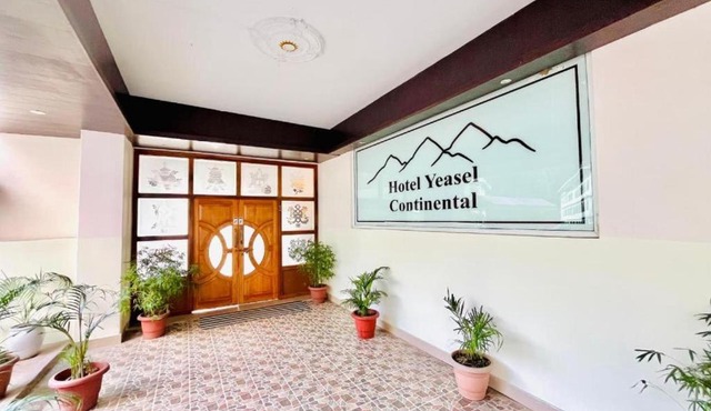 Hotel Yeasel continental by Staynest 100 meter from Ridge Park