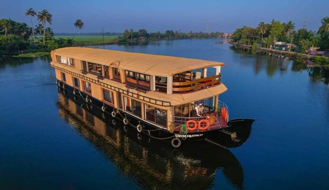 Houseboat-booking-Alleppey,Kerala,India. A Kerala-Backwaters- Booking-Online