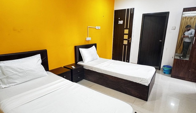 Hsquare Service Apartment Malad