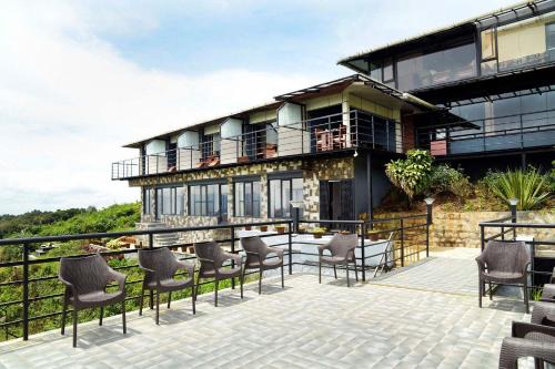 Ibex Resorts, Valparai Tale Rock