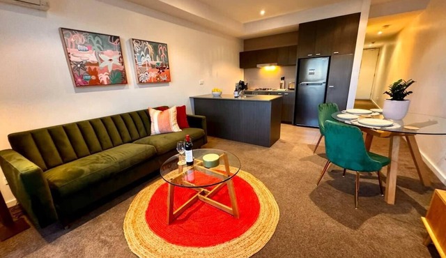Ideal, Quiet 1BR Prahran Apt Near Cafes, Transport in Prahran