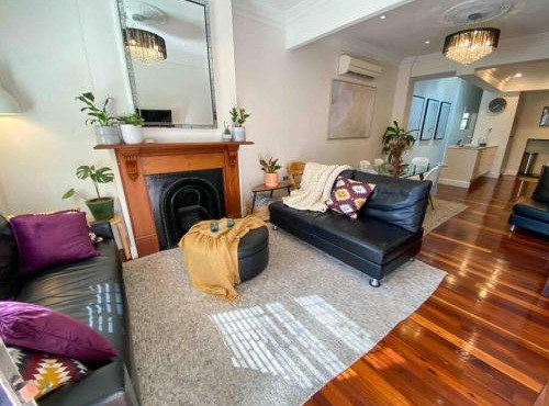 Immaculate 3 Bed City Home - Close to Everything!