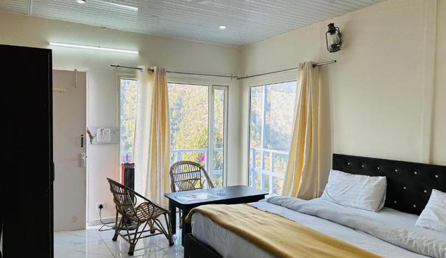IN APPLE ESTATE KANATAL - Himalayan View Resort with Courteous Staff