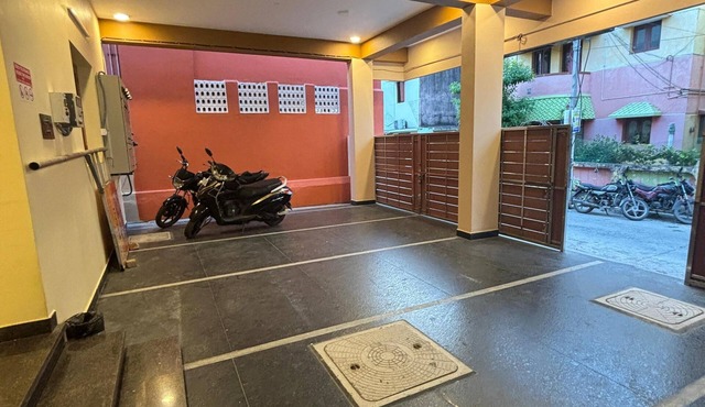 Inn12 By Blessings Hospitality