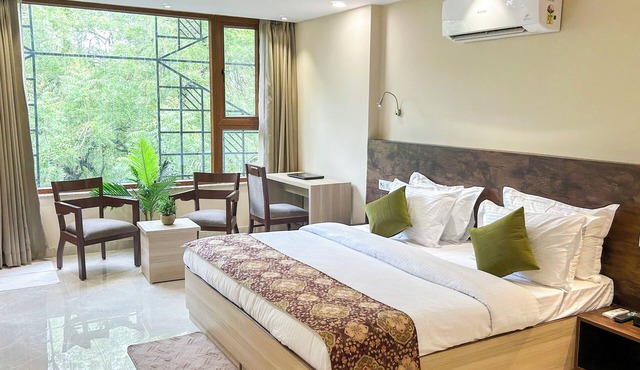 Iris Suites Kalkaji