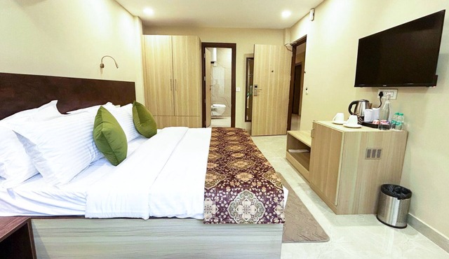 Iris Suites Kalkaji