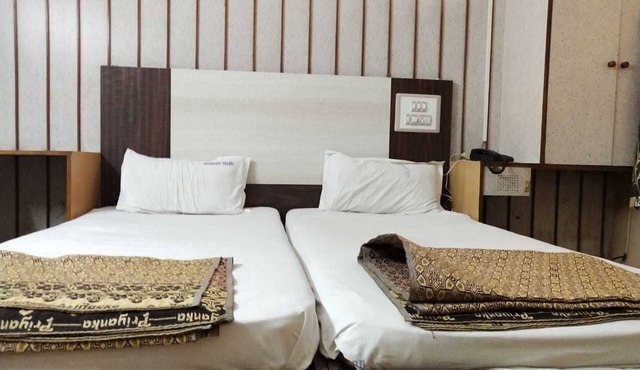 iROOMZ Hotel Abhiman