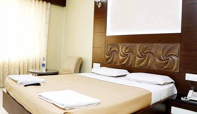 Iroomz Vaishali Residency