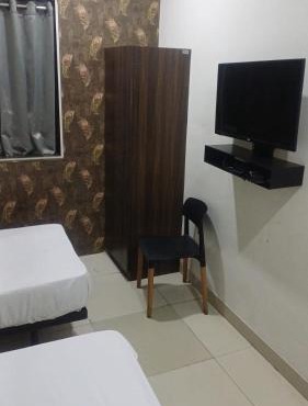 ISBT DEHRADUN HOTEL RB PARADiSE