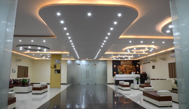It is situated in Bodhgaya it near by Terger Monastery.
