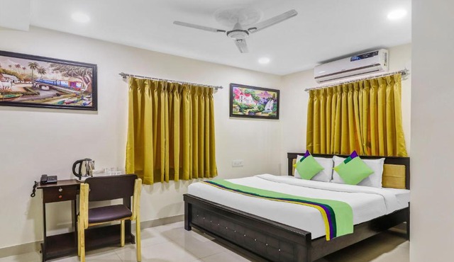 Itsy By Treebo - Royal Galaxy Kukatpally
