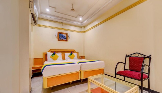 Itsy Hotels Coastal Grand Sathyam