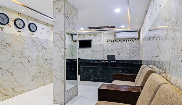 Itsy Hotels J A Royal Suites Manikonda