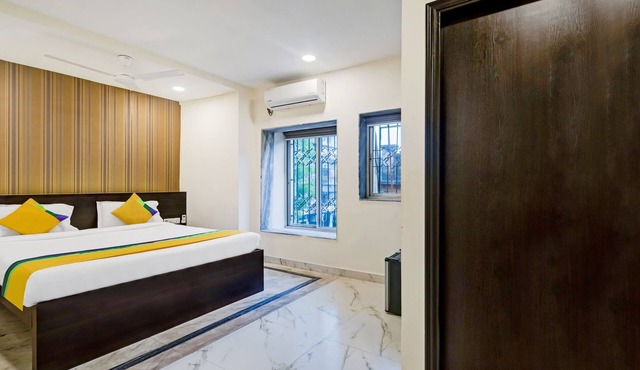 Itsy Hotels Neeranand Plaza, Bhawanipur