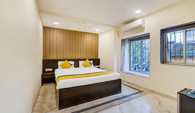 Itsy Hotels Neeranand Plaza, Bhawanipur