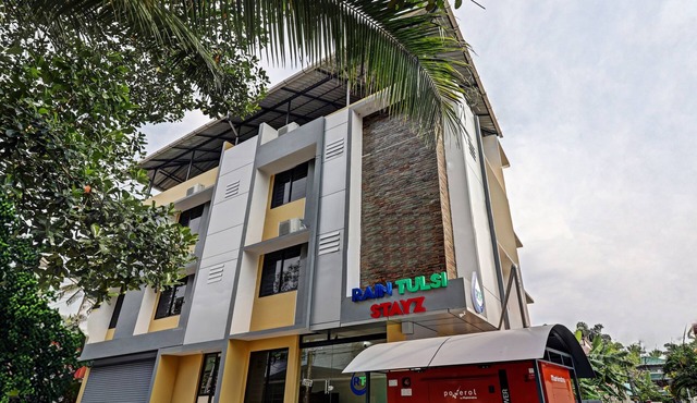 Itsy Hotels Rain Tulsi Stayz, Palarivattom Junction