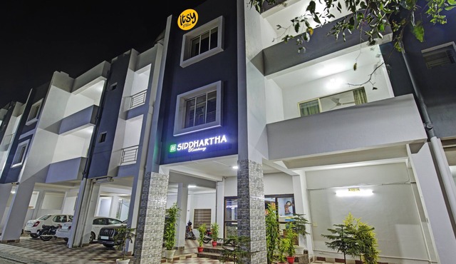 Itsy Hotels Sidhartha Residency