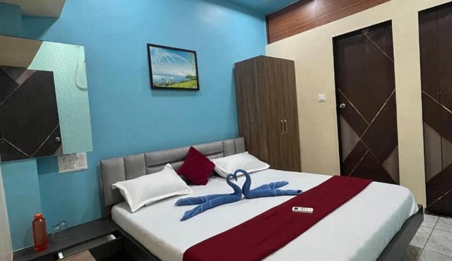 JAI SWAMiNARAYAN DELUX HOMESTAY