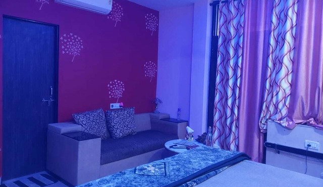 Jaipur Mingle - The CoupleStay Hourly And Daily Tariff Available
