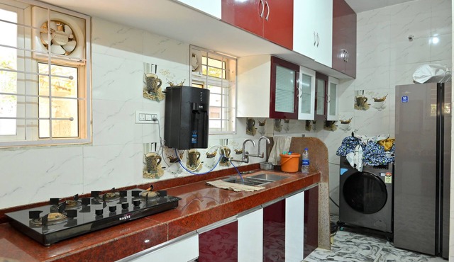 Jeweler's Box close to Pune international airport