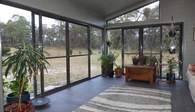 Jindalee offgrid rural home in DUNDEE