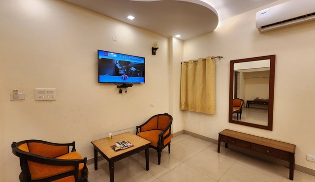 Jungle Babbler Tourist Resort