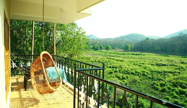 Jungle Palace Homestay