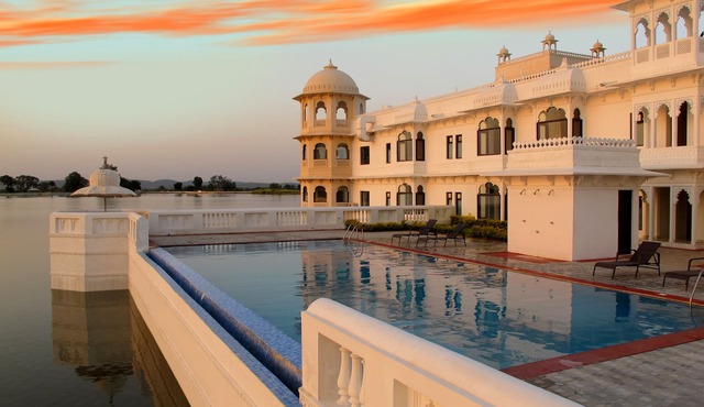 juSTa Lake Nahargarh Palace