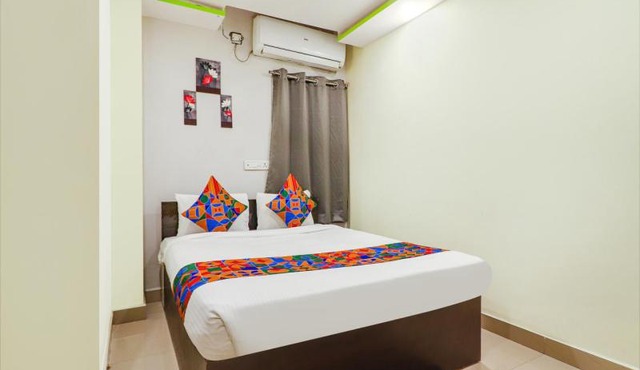 K S R Luxury Rooms