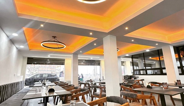 K7 Hotel & Restaurant