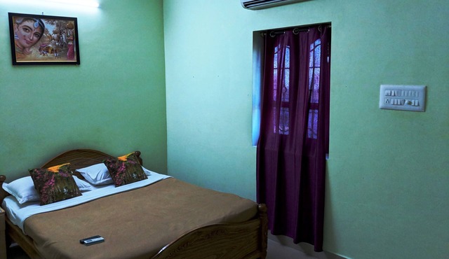 Kanish Home Stay