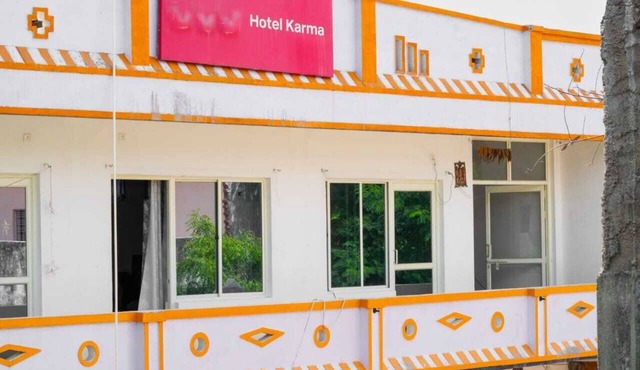 Karma hostel free wifi 5-bedroom hotel in charming Khajuraho with AC