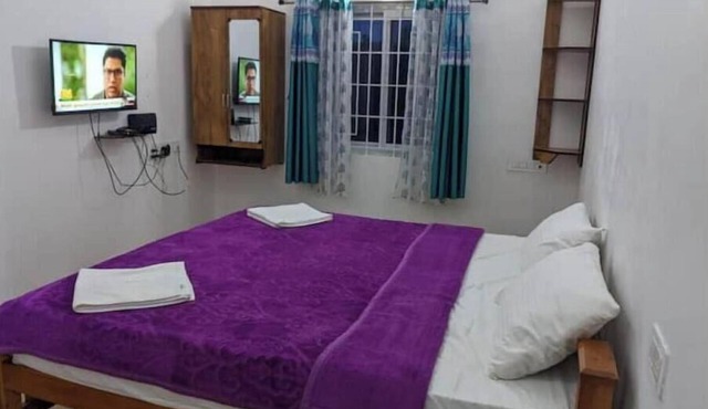 Kathiresan's Diamond hill view cottage